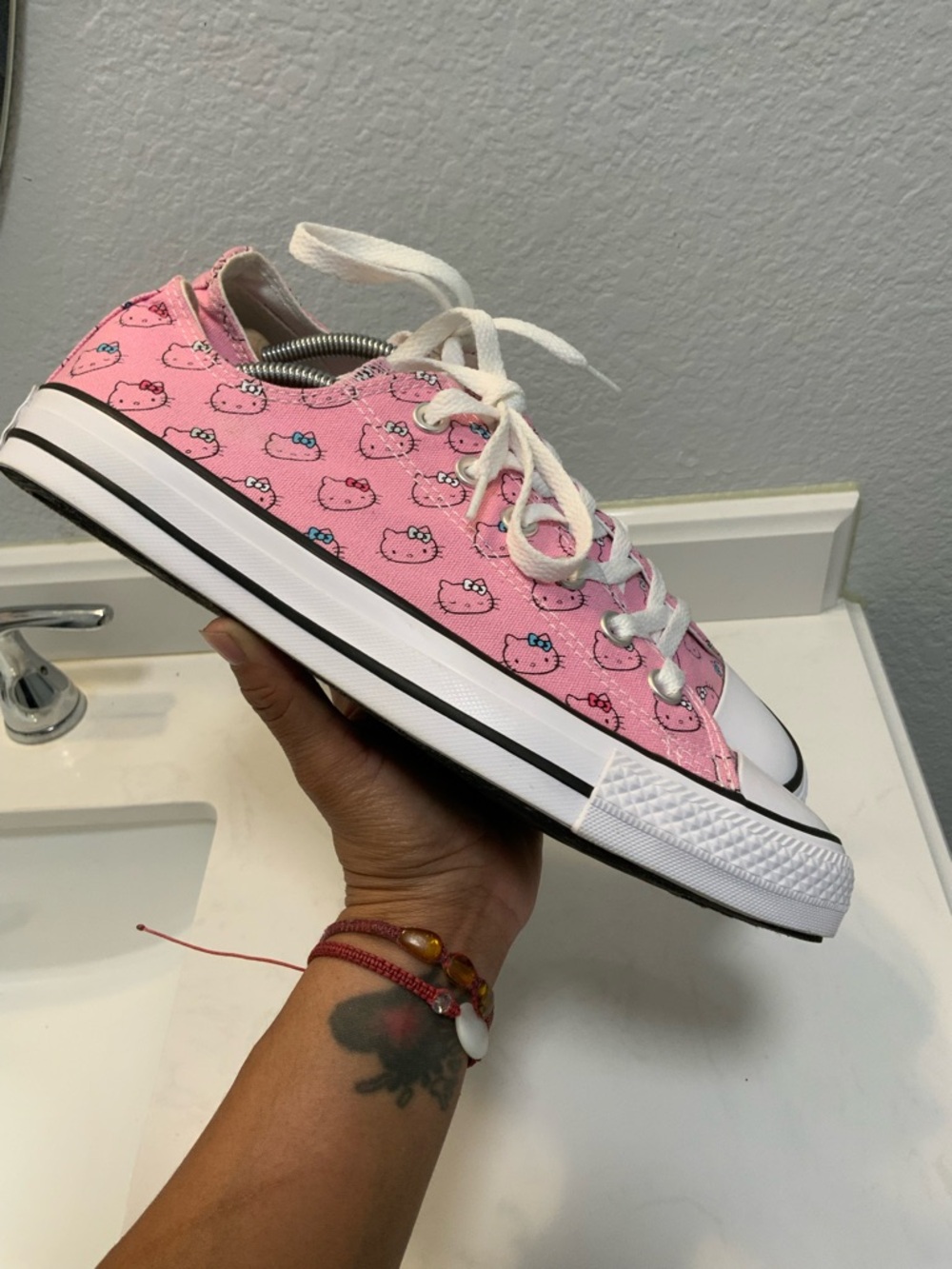 Converse Hello Kitty All Star Low Ox Pink Canvas Sneaker Unisex W's 9 M's 7
